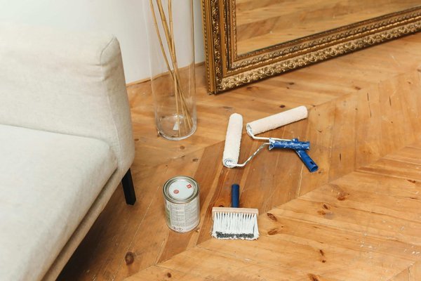 In che modo le innovazioni nel campo dei materiali da costruzione possono ridurre il costo delle case popolari?